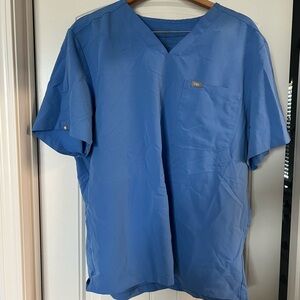 Men’s Figs XXL top
